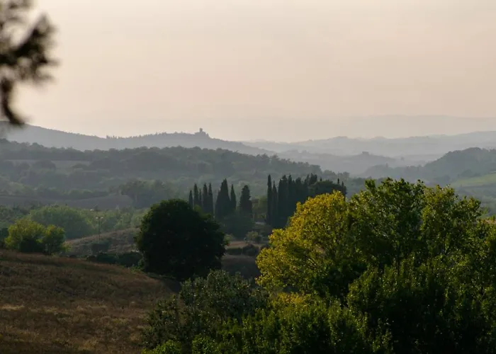 Casale Santa Barbara ゲストハウス Montefollonico